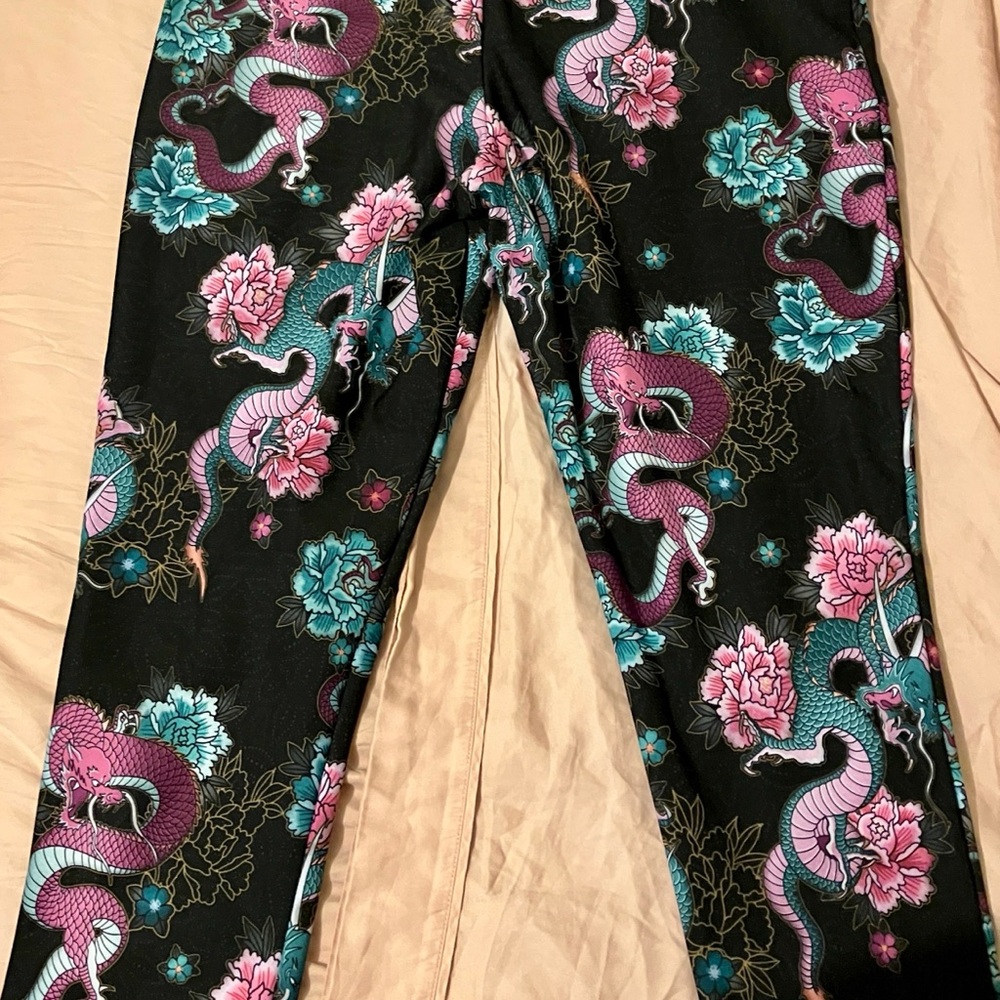 Blackmilk Dragon Bouquet Print Cuffed Pants - Black and Pink